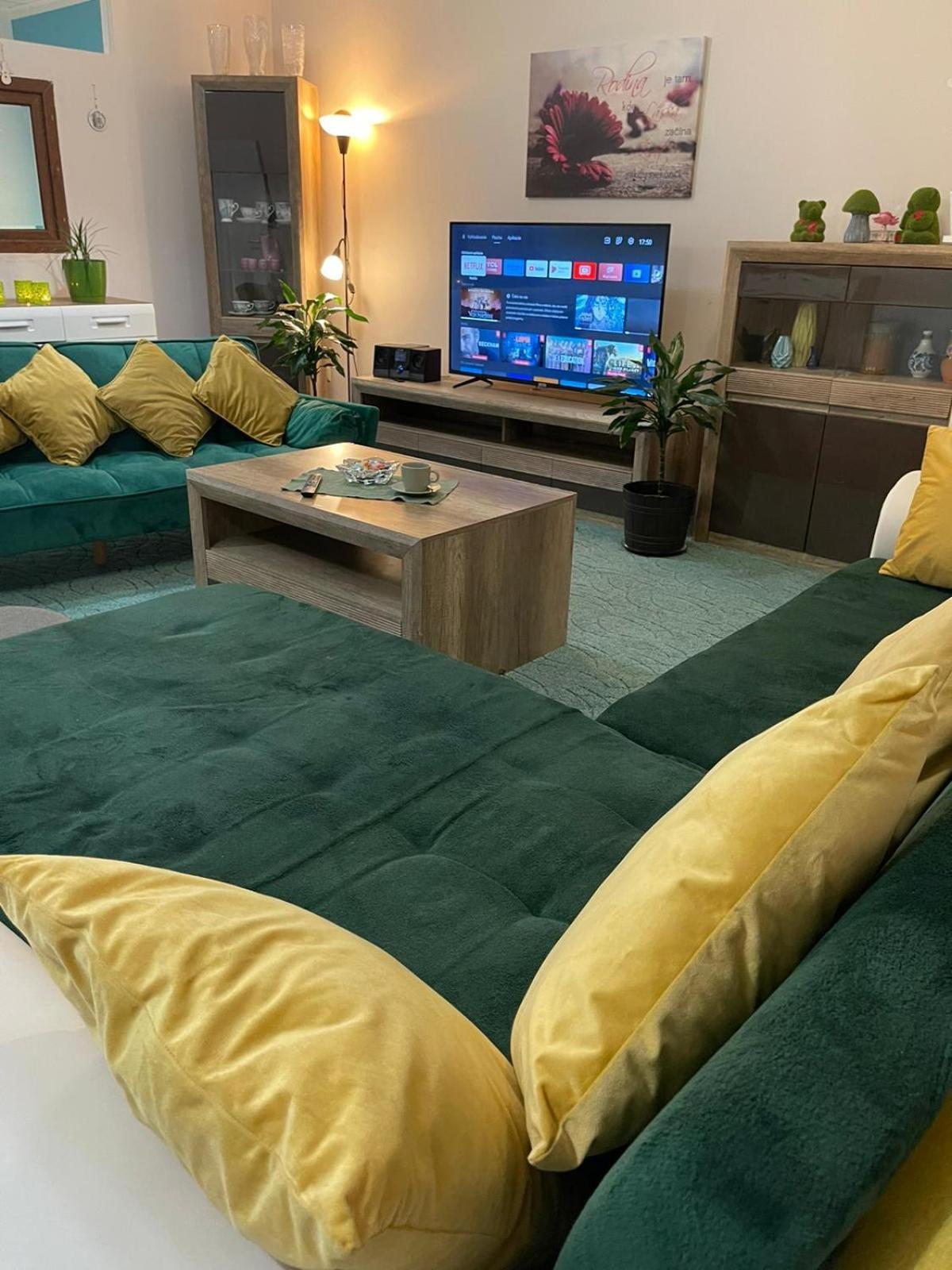 Velky Apartman Bratislava Eksteriør bilde